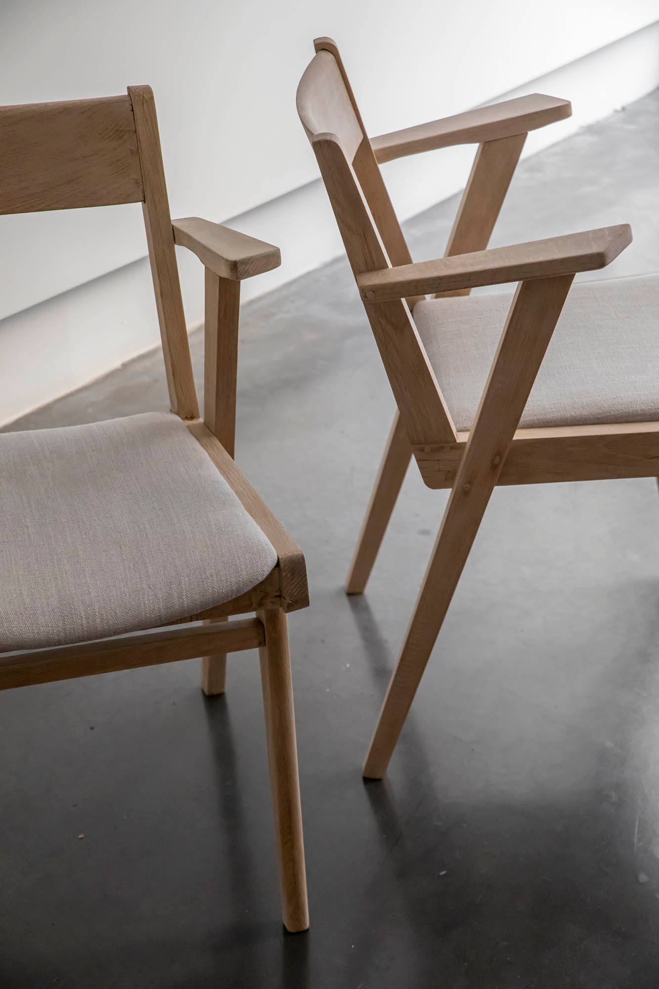 SILLAS DE ROBLE TARDORRACIONALISTAS