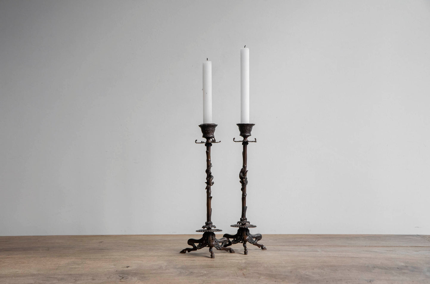 CANDELEROS DE BRONCE DE FERDINAND BARBEDIENNE