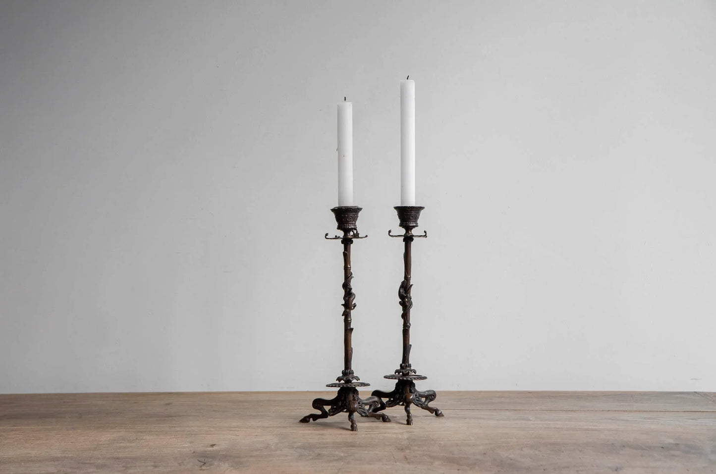 CANDELEROS DE BRONCE DE FERDINAND BARBEDIENNE