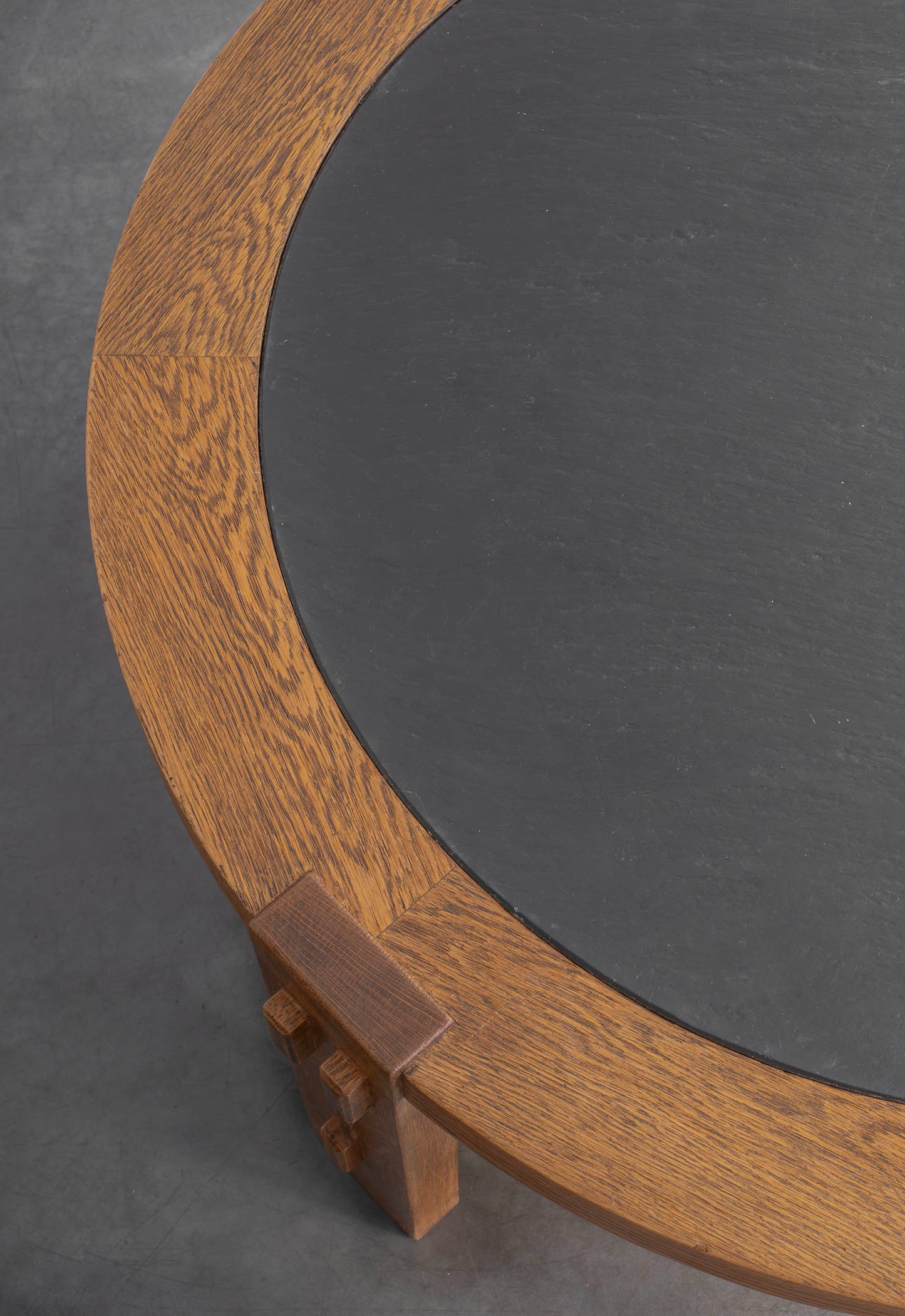 MESA DE CENTRO CONTRUCTIVISTA