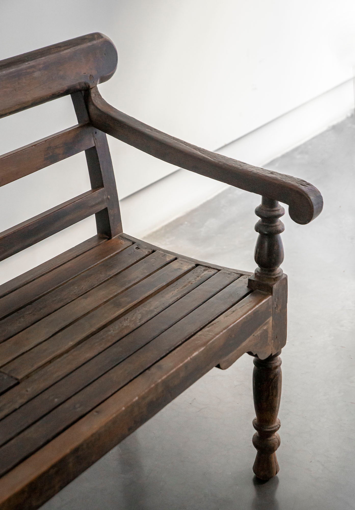 BANCO DE TECA HINDÚ