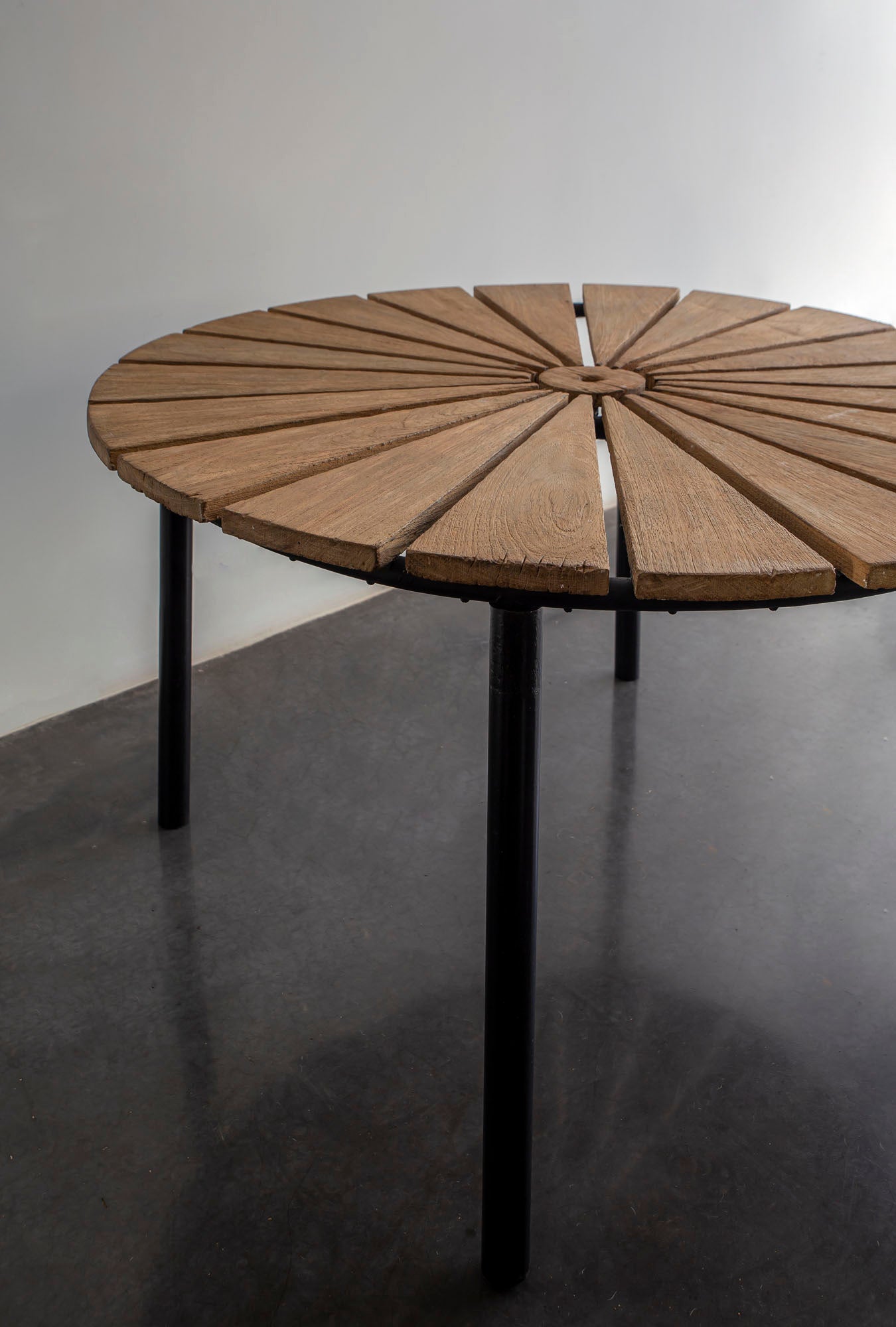 MESA CIRCULAR DE ROBLE