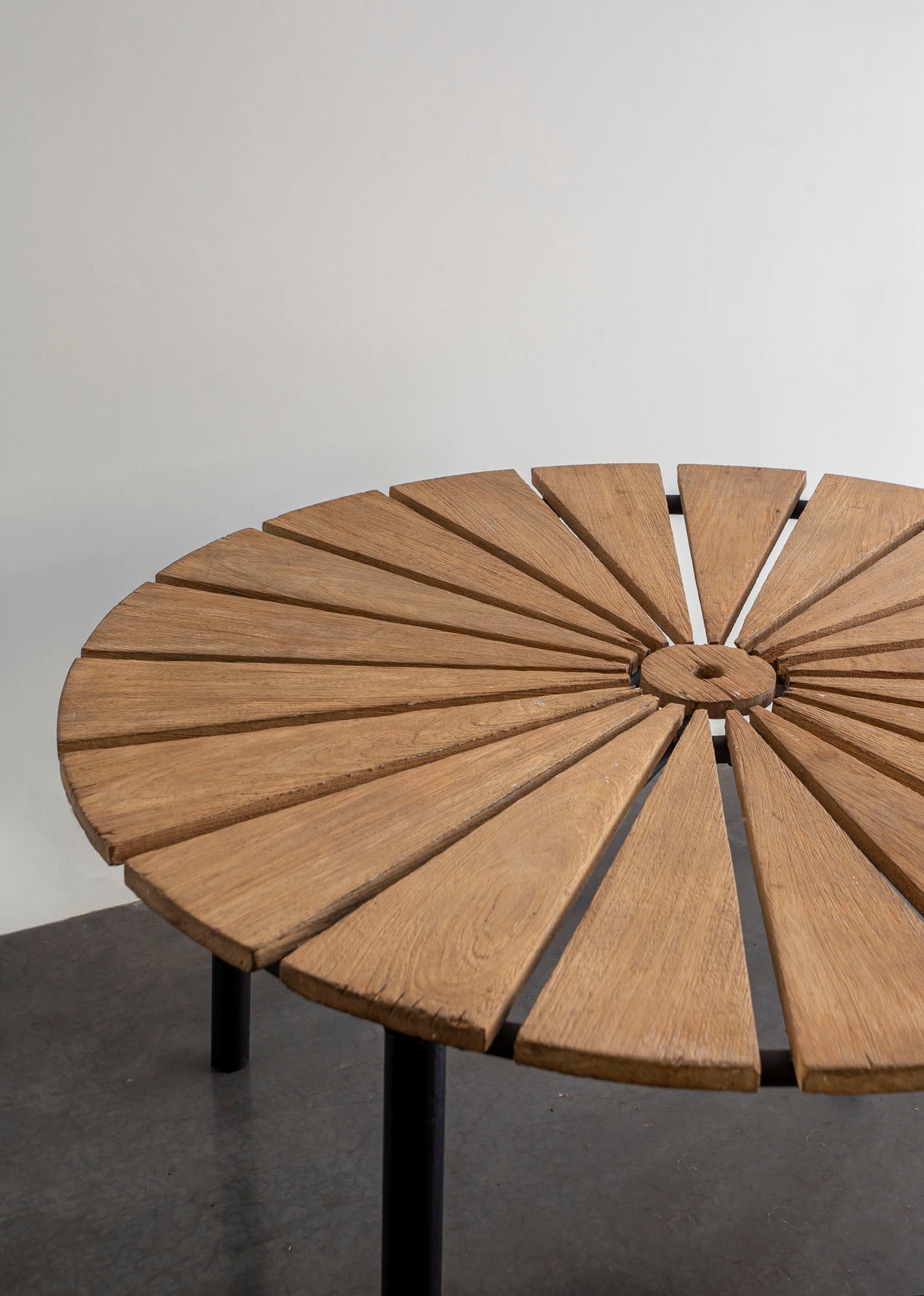 MESA CIRCULAR DE ROBLE