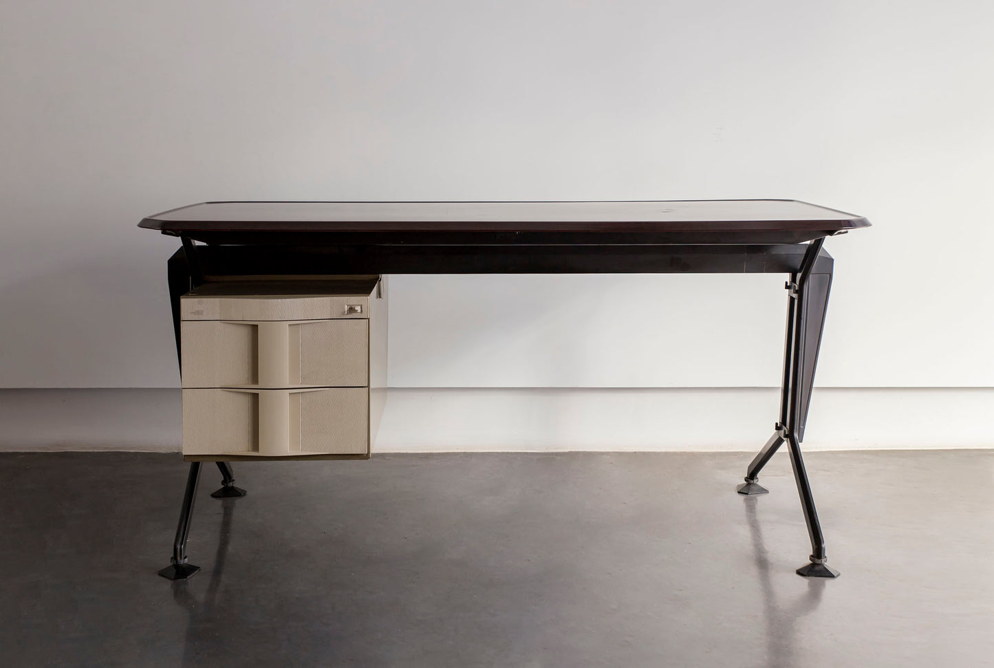 MESA DE DESPACHO ARCO DE BBPR STUDIO PARA OLIVETTI SYNTHESIS