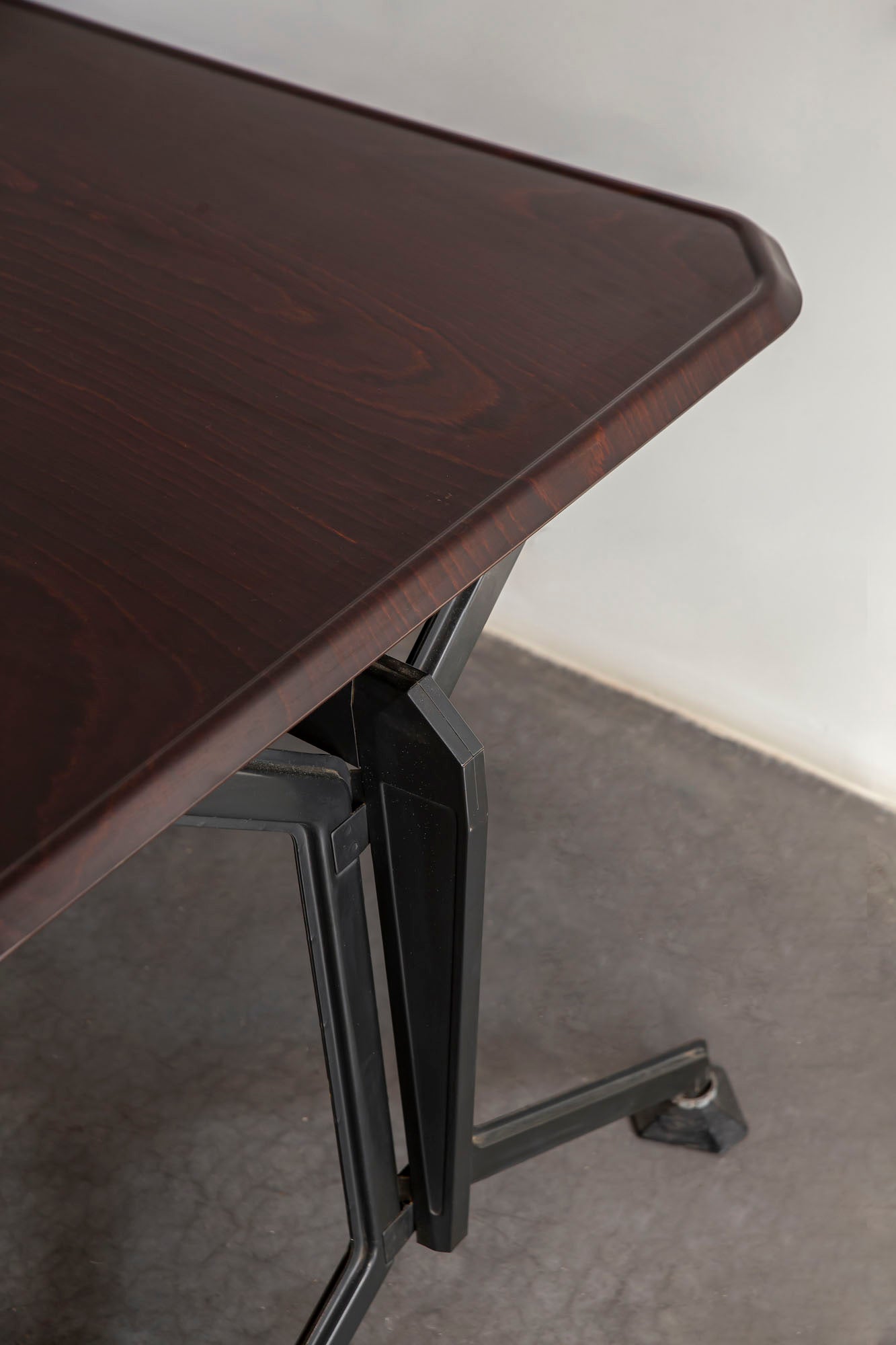 MESA DE DESPACHO ARCO DE BBPR STUDIO PARA OLIVETTI SYNTHESIS
