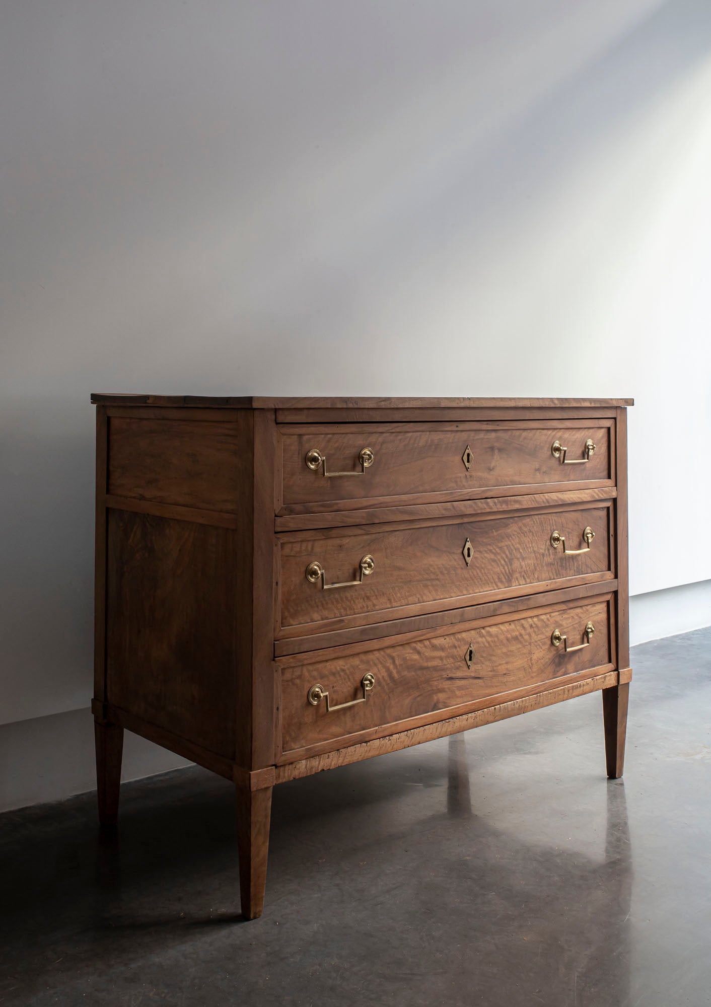 XIX CENTURY CHEST OF DRAWERS