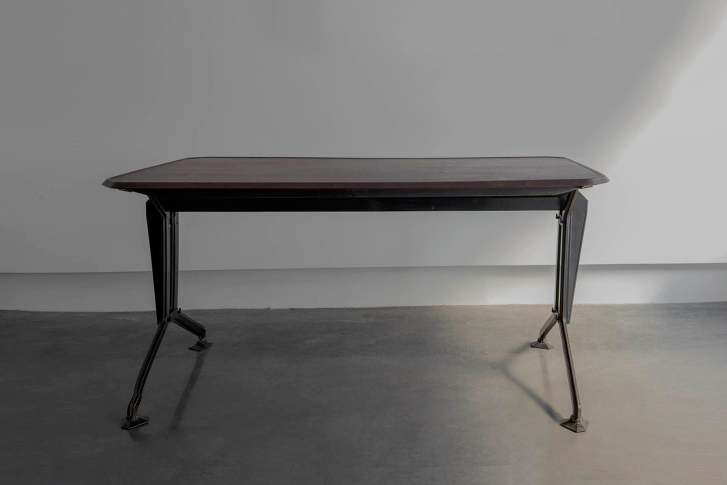 MESA DE DESPACHO ARCO DE BBPR STUDIO PARA OLIVETTI SYNTHESIS
