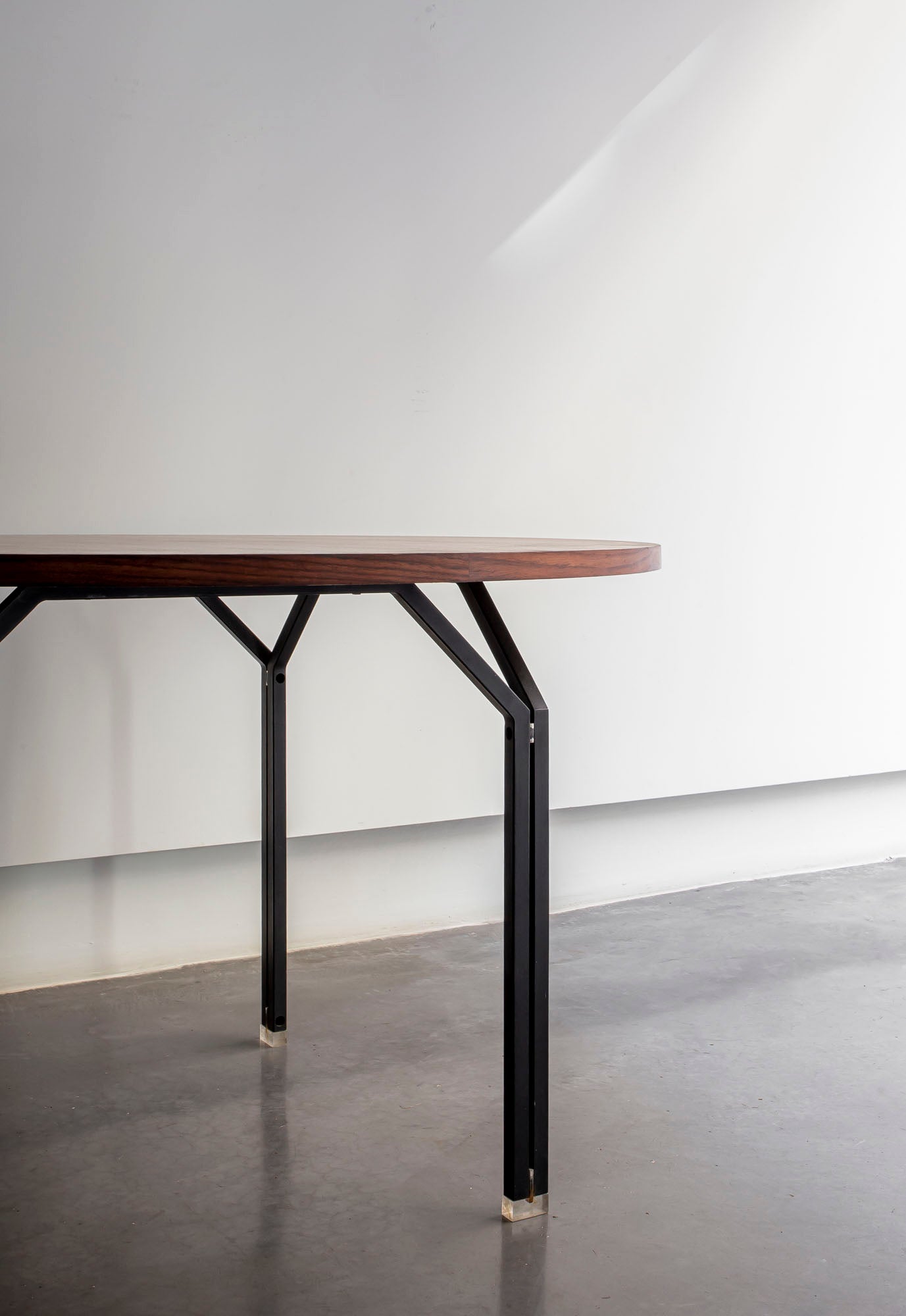 MESA CIRCULAR TARDORRACIONALISTA