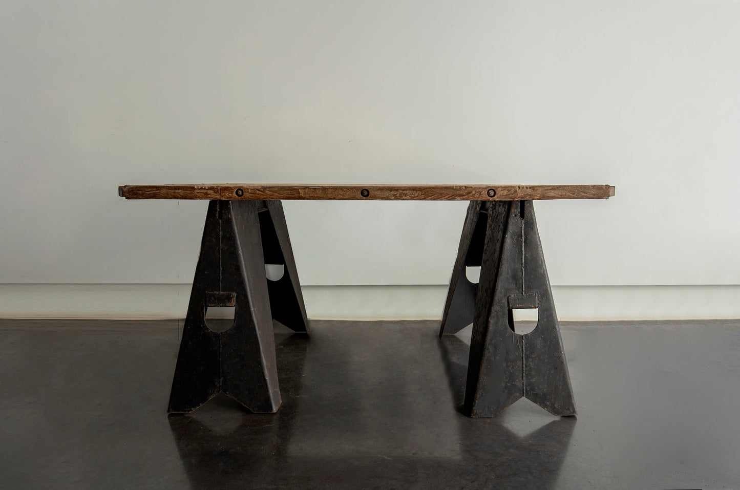 MESA INDUSTRIAL HIPERTRÓFICA