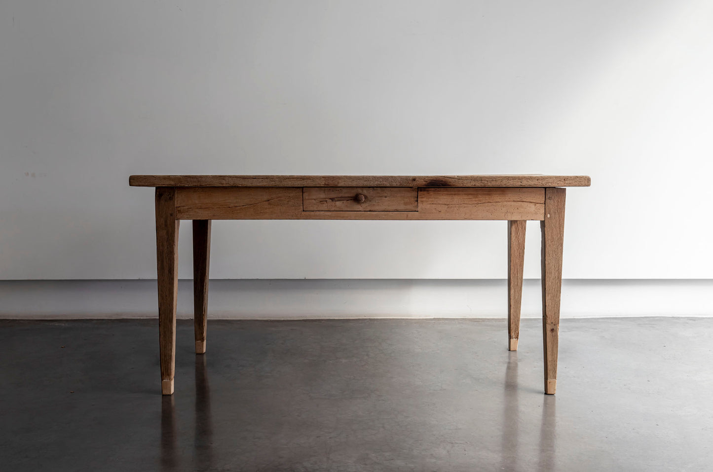 MESA DE COMEDOR RÚSTICA