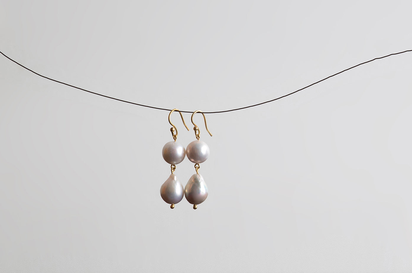 EARRINGS WITH PEARLS