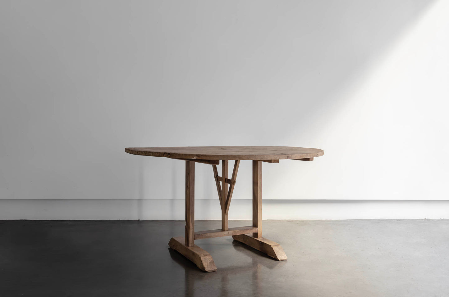 MESA DE VENDIMIA EN MADERA DE ROBLE