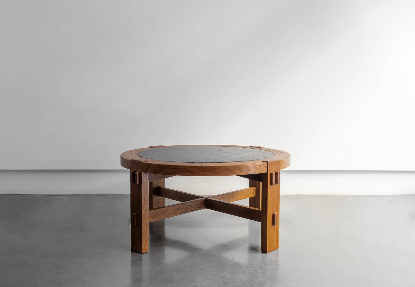 MESA DE CENTRO CONTRUCTIVISTA