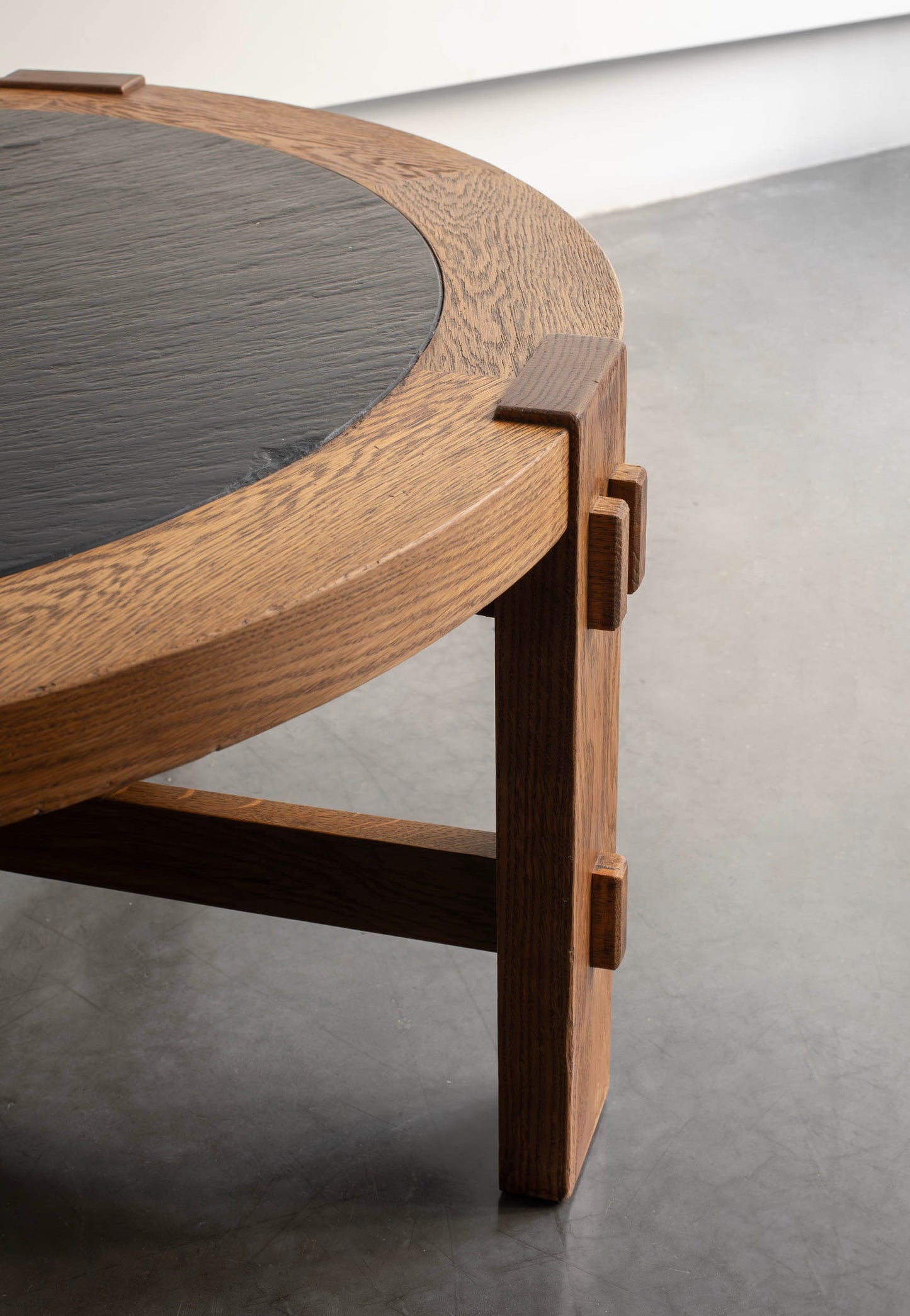 MESA DE CENTRO CONTRUCTIVISTA