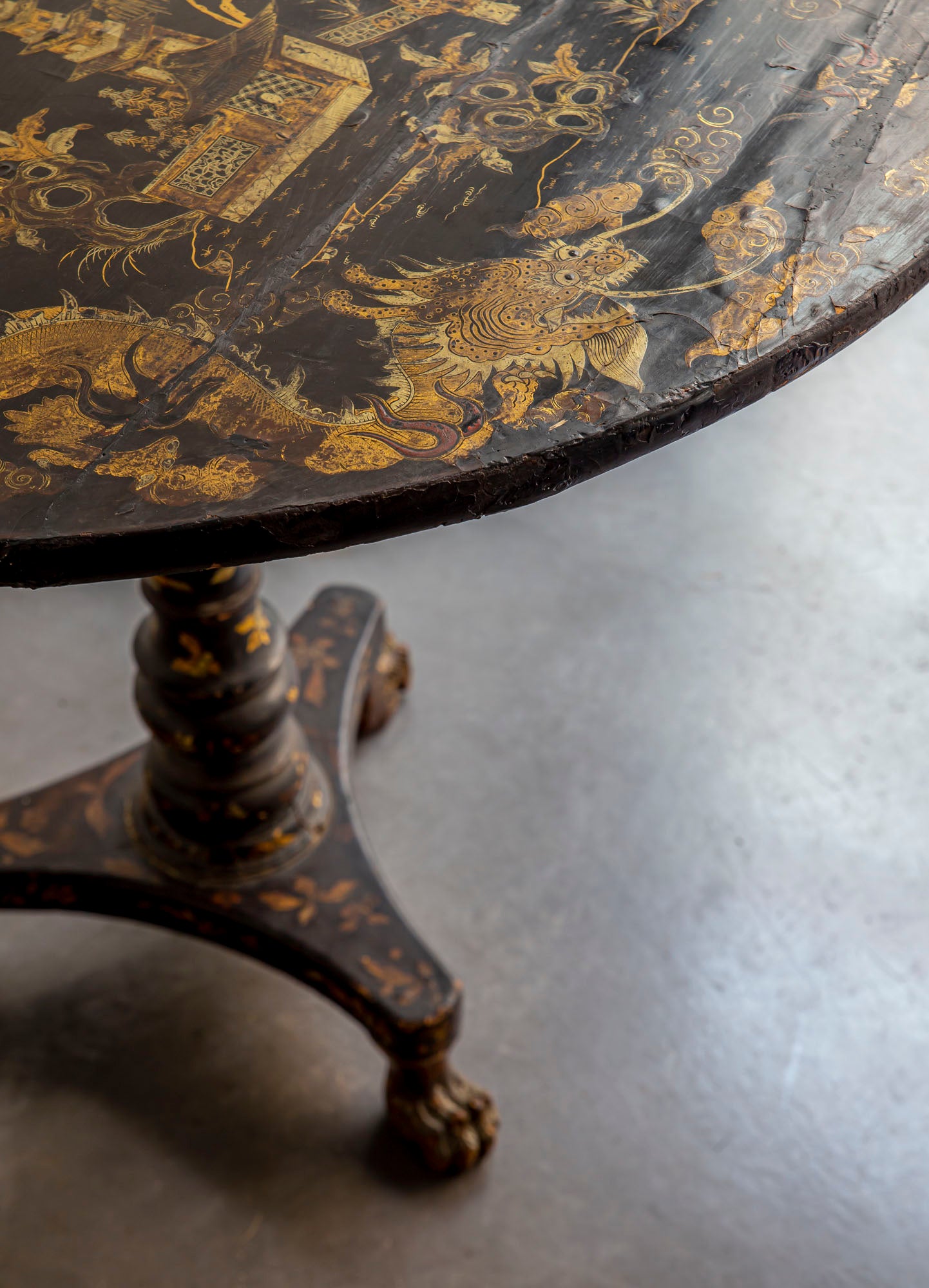 TABLE CHINOISERIE