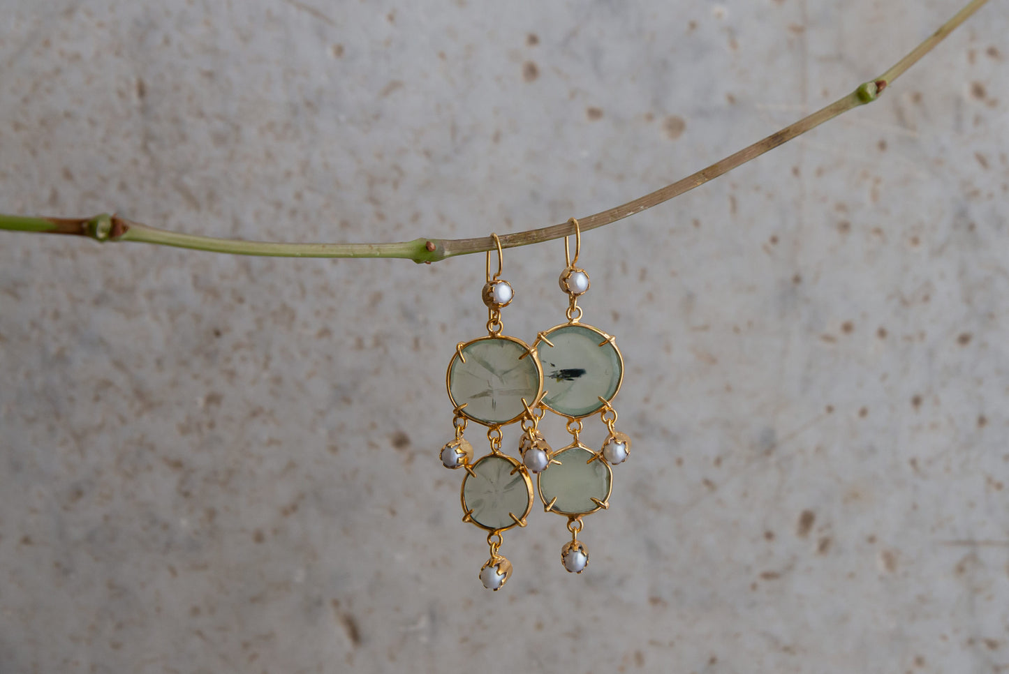 EARRINGS WITH PREHNITE AND PEARLS